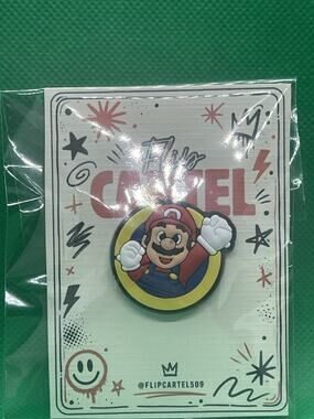 Super Mario PVC Rubber Hat Pin Lapel Backpack Collectible